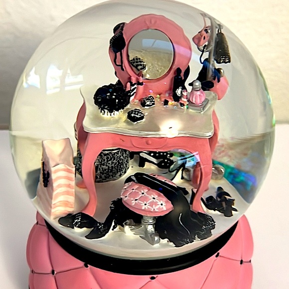 Rare Victoria Secret Musical Vanity Snow Globe - Picture 6 of 7